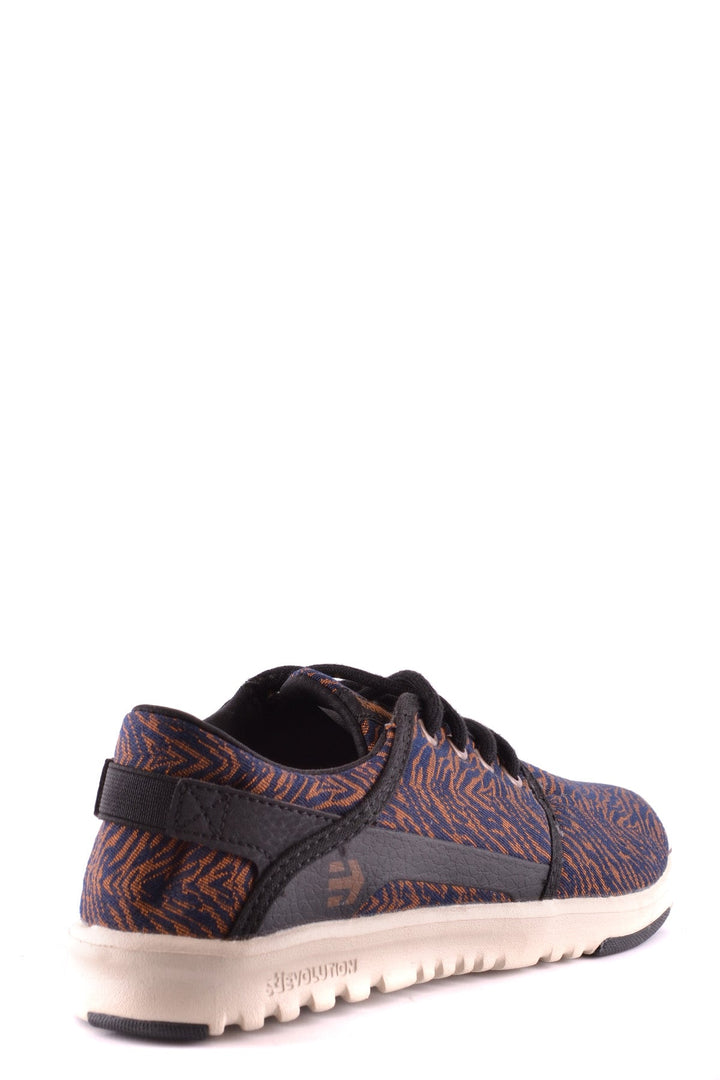Apparel & Accessories > Shoes etnies