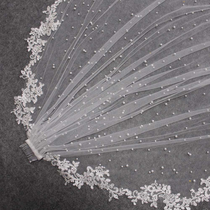 High Quality Pearls Wedding Veil With Lace Appliques Edge 2.5 Meters Long Bridal Veil With Comb 250CM Veil for Bride