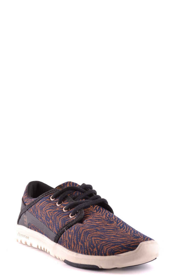 Apparel & Accessories > Shoes etnies