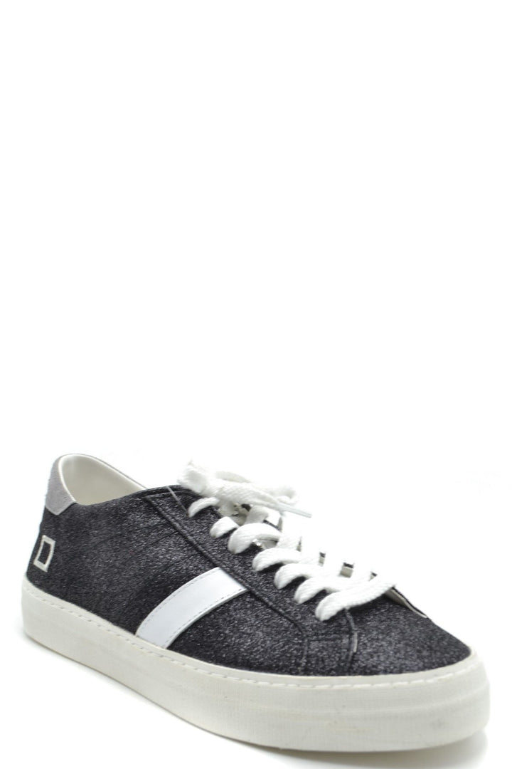 Apparel & Accessories > Shoes d a t e 1