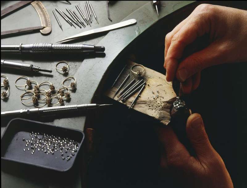 Silver flower stud earring for women gemstone garnet Jewelry