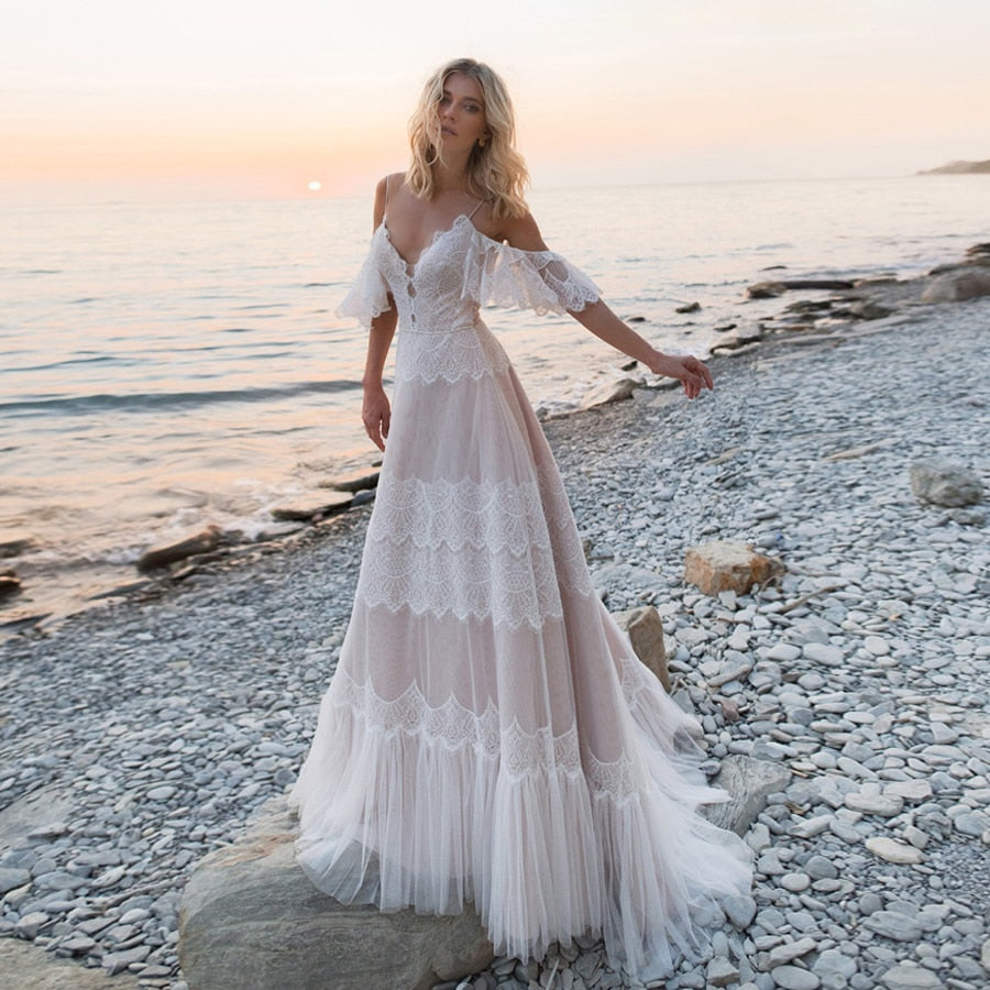 Spaghetti Straps Bohemian Boho Beach Wedding Dresses Nude Champagne Off the Shoulder Bridal Dresses Vestidos De Renda