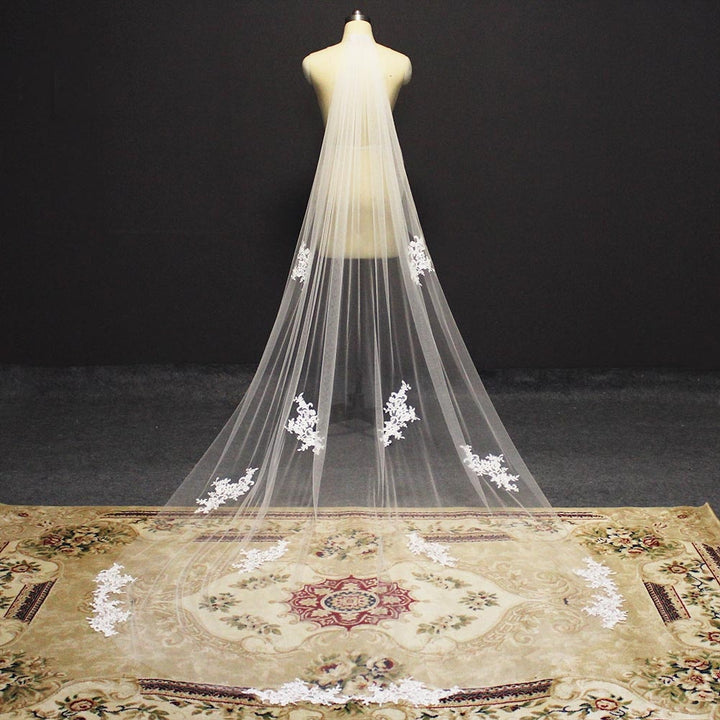 Elegant Long Wedding Veil With Lace Appliques White Ivory Soft Tulle 3 Meters Bridal Veil With Comb Wedding Accessories