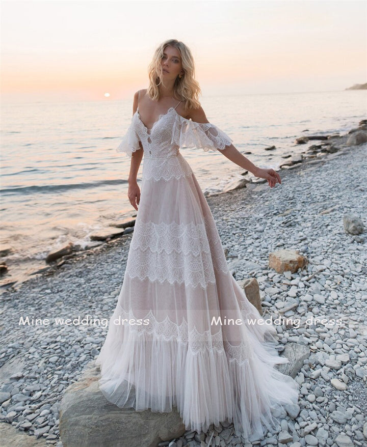 Spaghetti Straps Bohemian Boho Beach Wedding Dresses Nude Champagne Off the Shoulder Bridal Dresses Vestidos De Renda