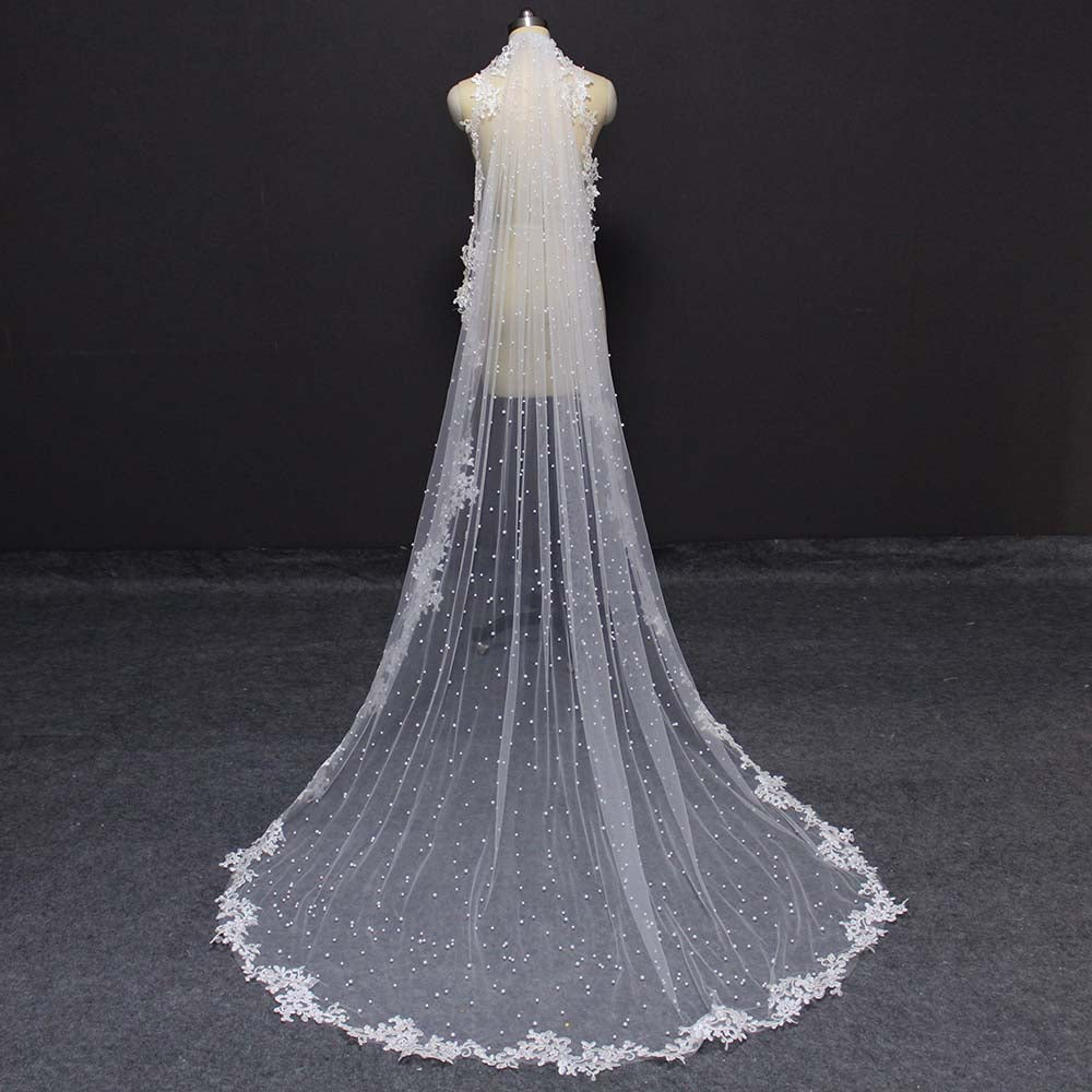 High Quality Pearls Wedding Veil With Lace Appliques Edge 2.5 Meters Long Bridal Veil With Comb 250CM Veil for Bride